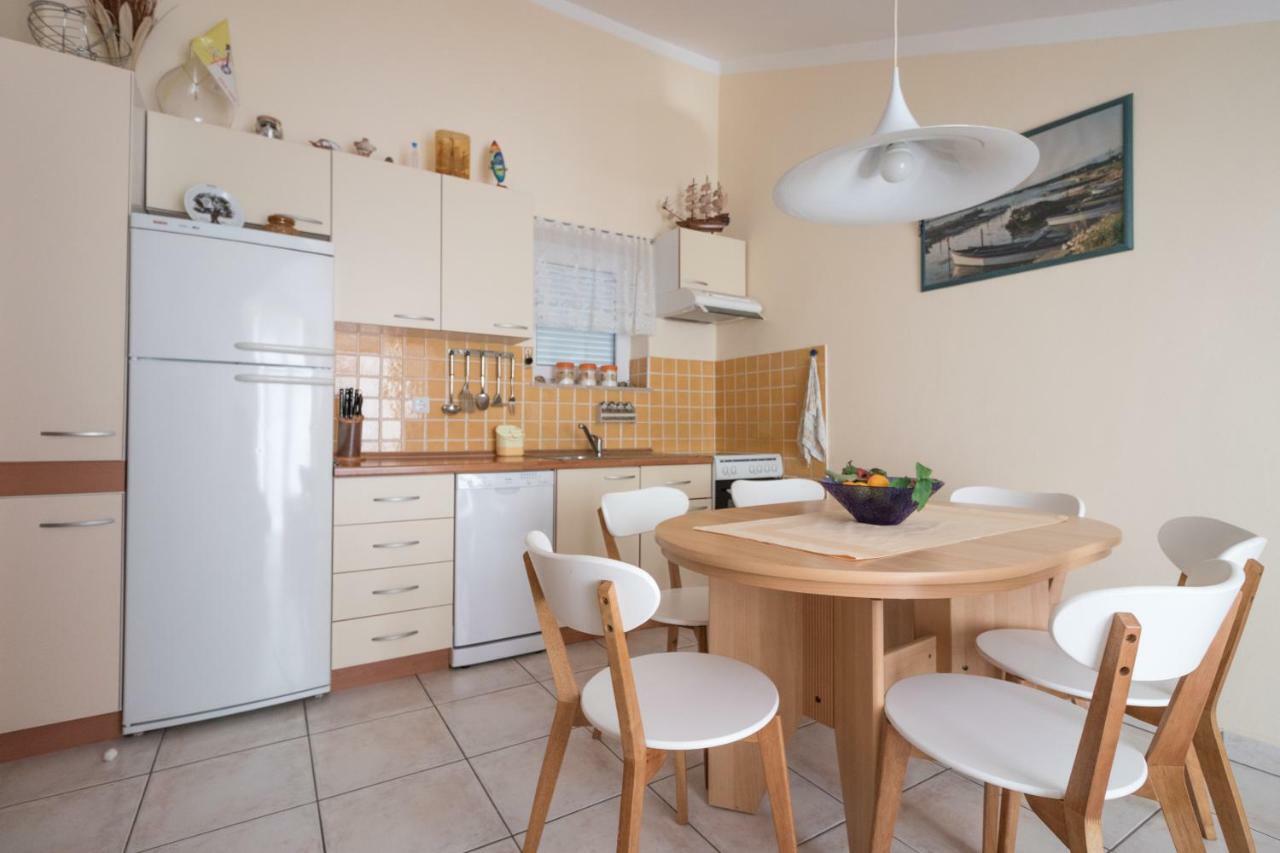 Apartman Nena Turanj Exterior foto